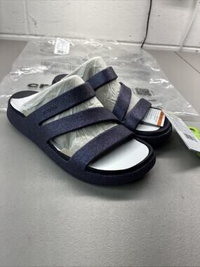 New Crocs Getaway Strappy Sandals Size 5 Women’s 213448-4LH